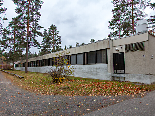 H&auml;rk&auml;vehmaan koulu